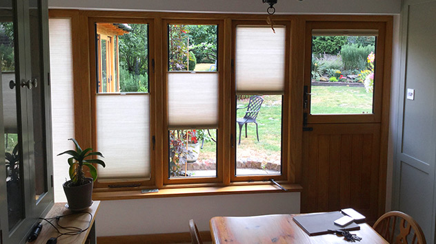 House Windows with a Floating Rail