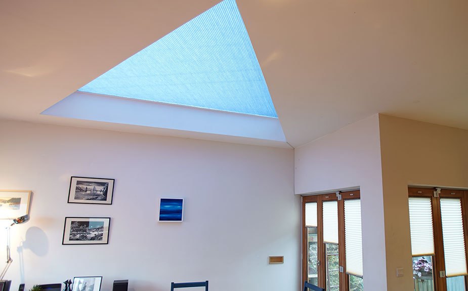Triangular Lantern Roof Blind