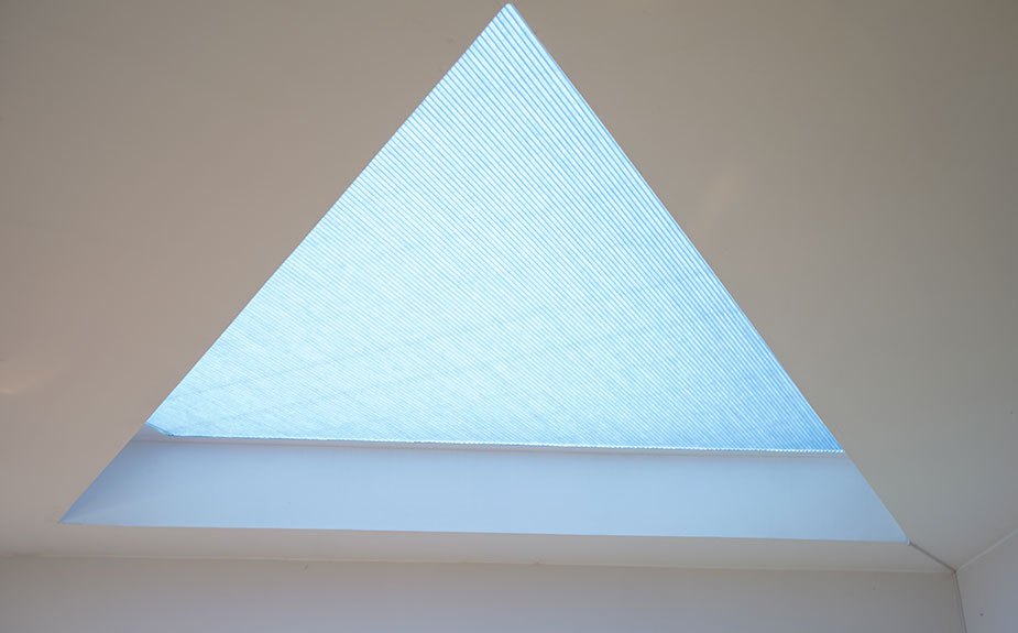 Triangular Lantern Roof Blind