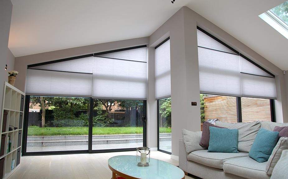 Triangular Shaped Window with pureaspect™ Blinds